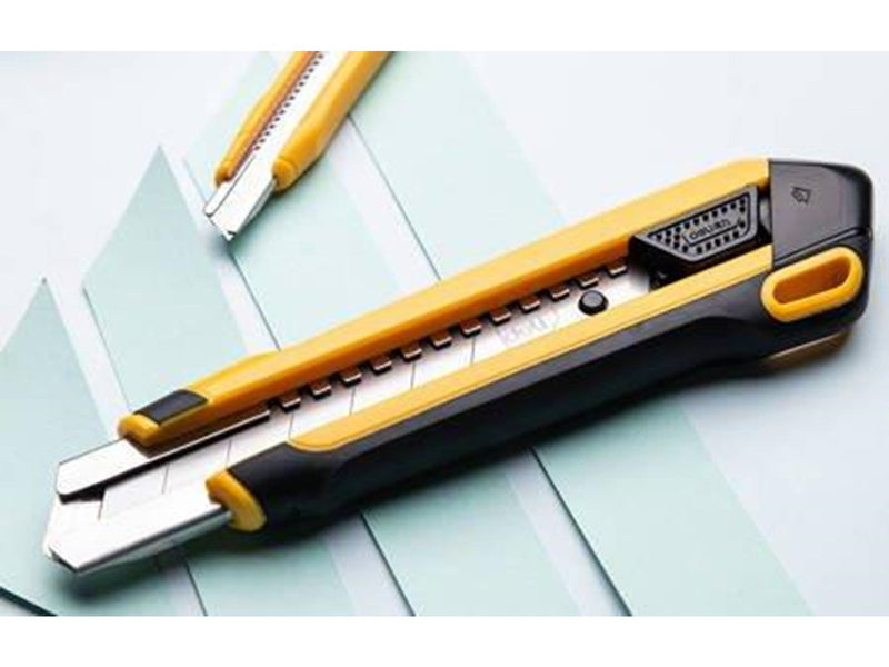 Deli Tools Cutter 25mm SK4  EDL025 (yellow)