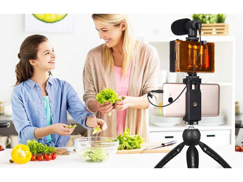 Puluz Live broadcast kit  tripod mount + LED lamp + microphone + phone clamp