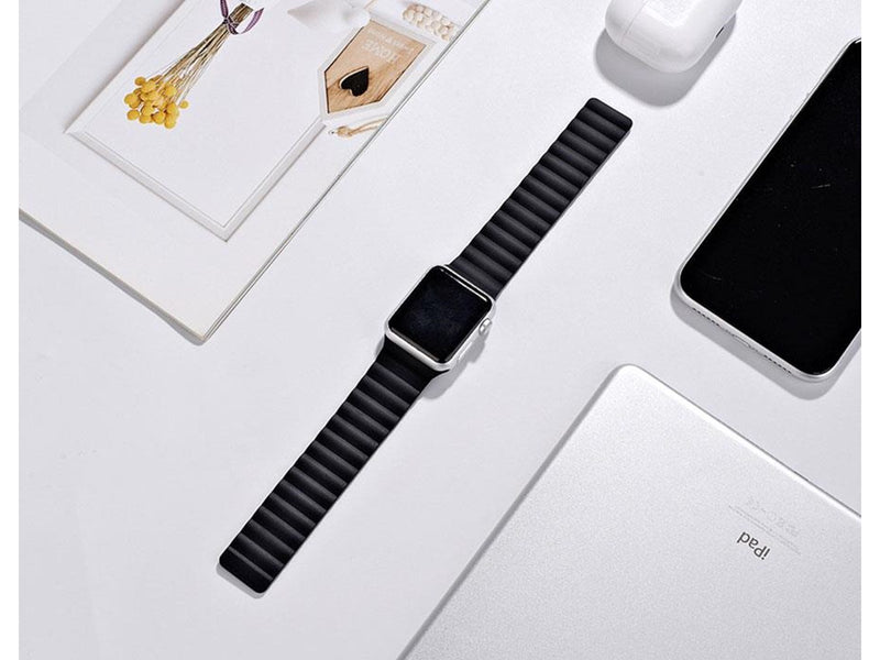 Lippa Apple Watch Magnetic Silicone Strap 42/44/45/49 - Black