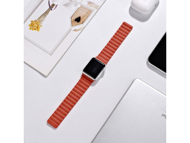 Lippa Apple Watch Magnetic Silicone Strap 38/40/41 - Red