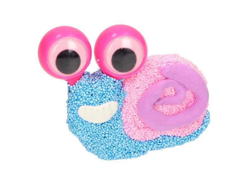 Paulinda Making a Big Eyes Snail Craft Set