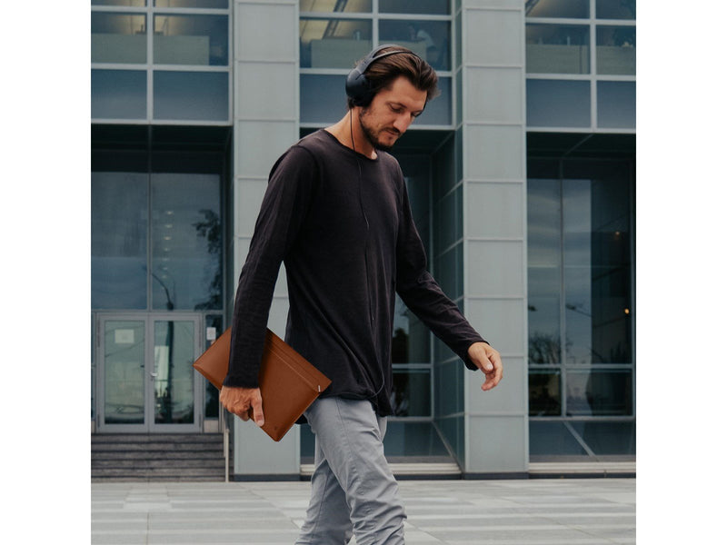 Spigen Valentinus S Laptop Sleeve - classic brown - 16"