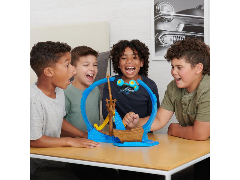 Monster Jam Megalodon Loop of Doom Playset