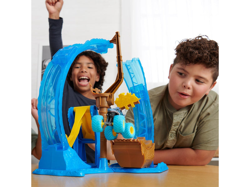 Monster Jam Megalodon Loop of Doom Playset