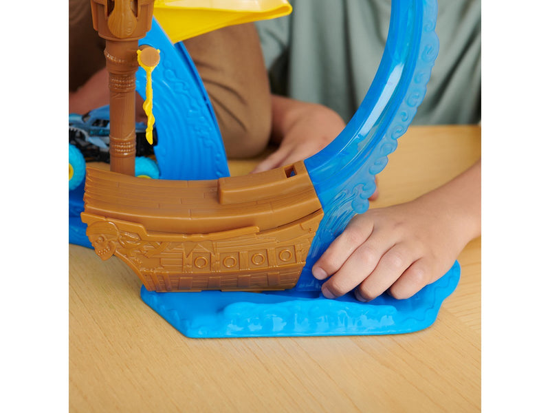 Monster Jam Megalodon Loop of Doom Playset