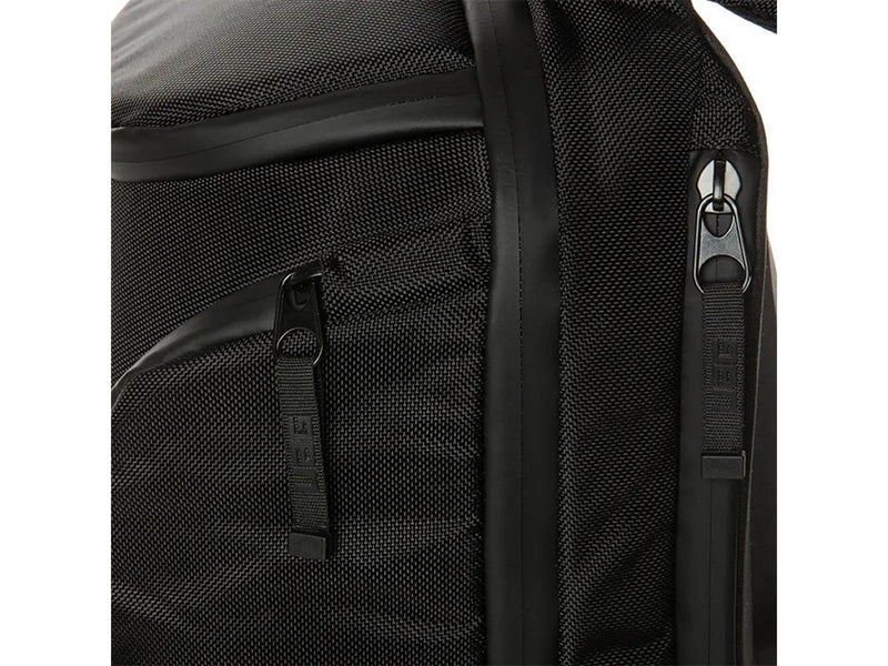 UAG 18L Back Pack - black - 13" laptop