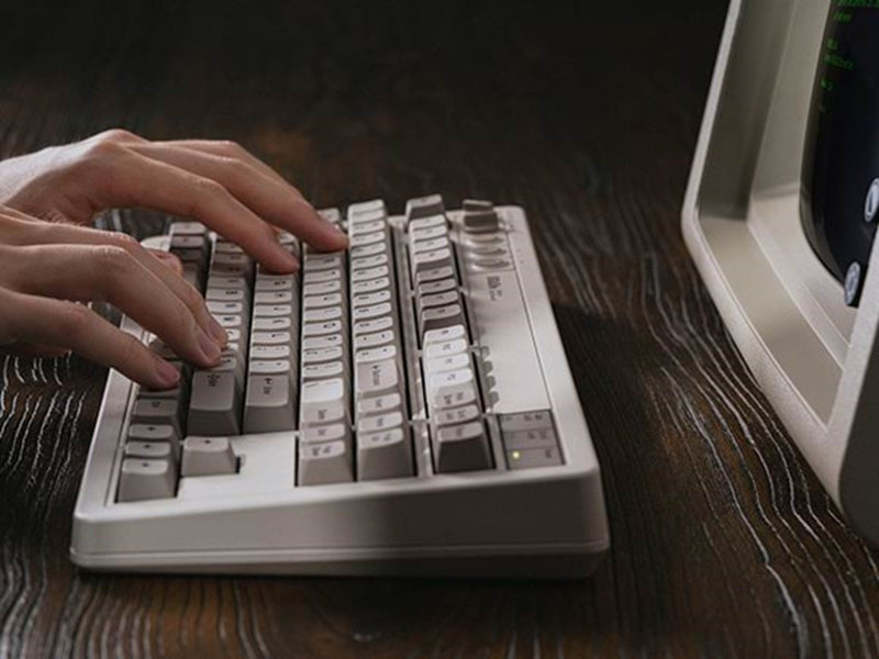 8BitDo Retro Mechanical Keyboard - M Edition - Englisch - UK