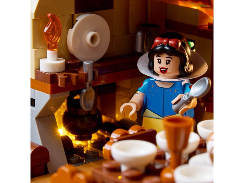 LEGO Disney 43242 Die Hütte von Schneewittchen und den sieben Zwergen