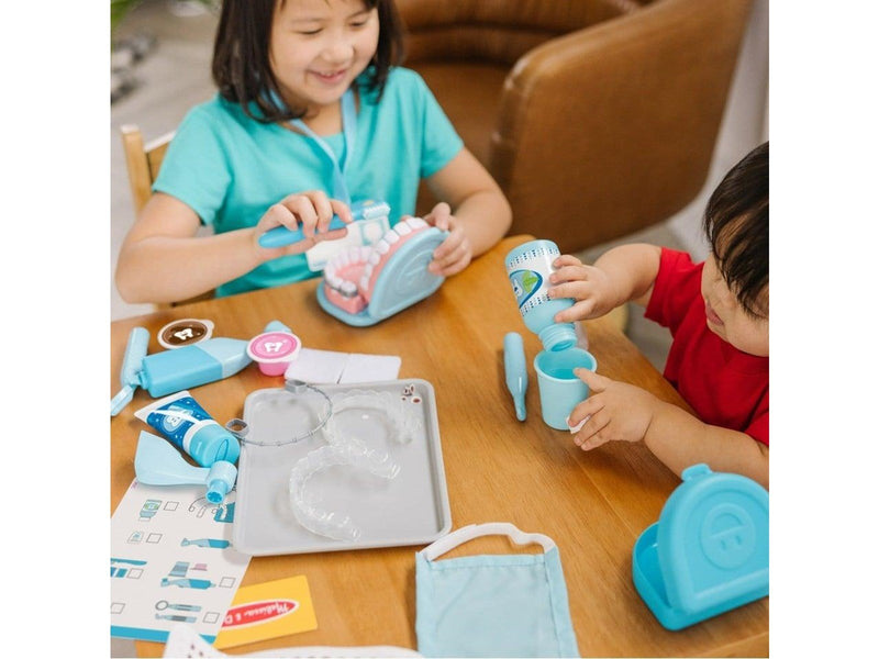 Melissa & Doug - Super Smile Dentist Kit Play Set