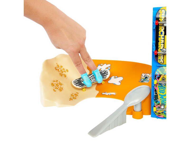 Hot Wheels Skate Tony Hawk Cereal Skate Bowl Fingerboard Set