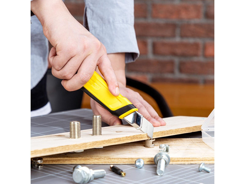 Deli Tools EDL018Z utility knife