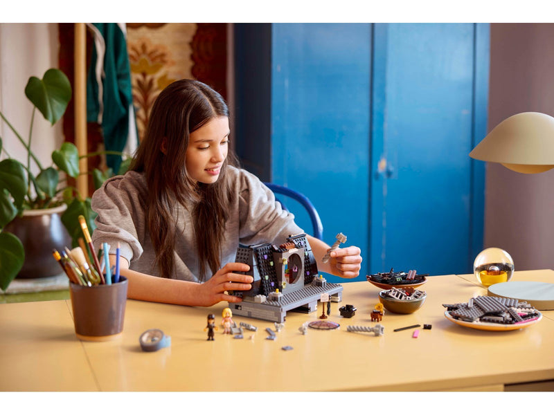 LEGO 76781 Wednesdays und Enids Zimmer im Studentenwohnheim