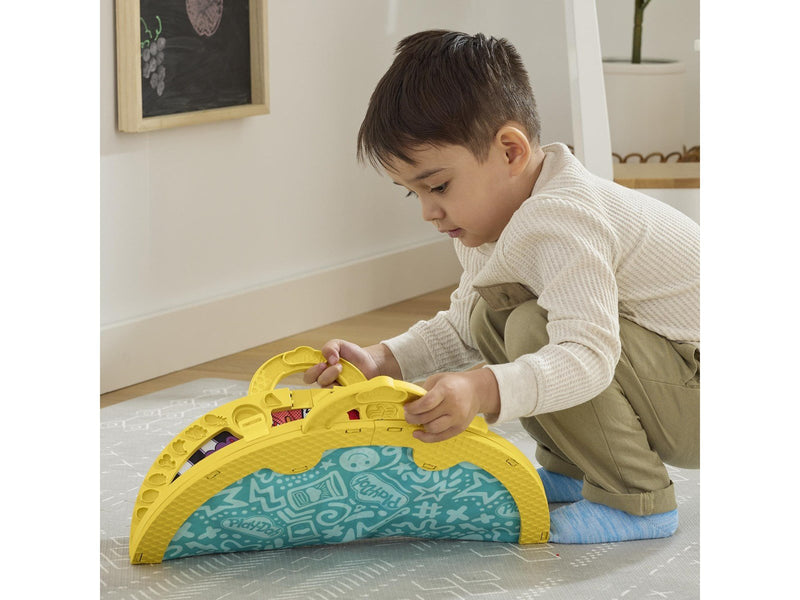 Play-Doh Fold & Go Playmat Starter Set