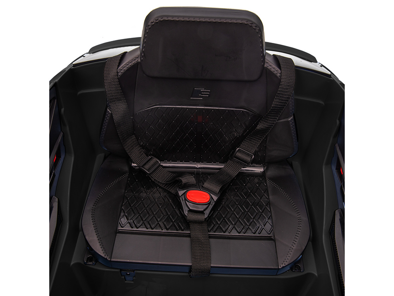 Nordic Play Electric car Q4 e-tron sportsback 4x12V motors, EVA wheels