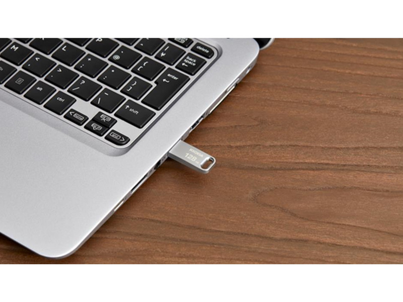 Kioxia TransMemory U366 - 128GB - USB-Stick
