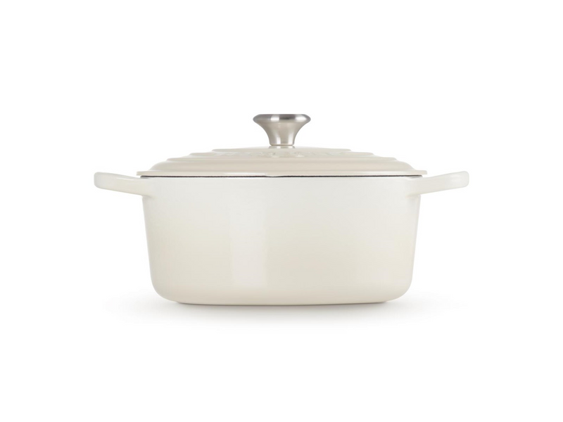 Le Creuset - Signature Round Cast Iron Casserole 26 cm - Meringue