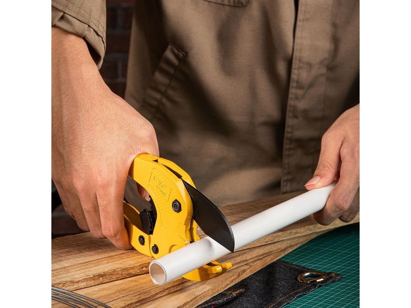 Deli Tools EDL350042 manual pipe cutter