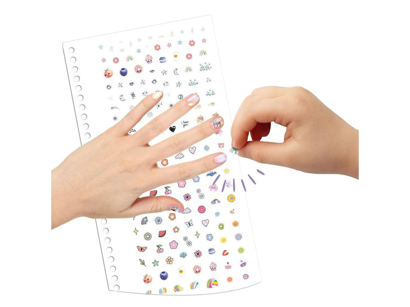 Topmodel Hand Designer Colouring Book