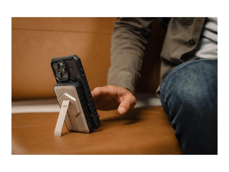 UAG Rugged powerbank 10 000 mAh black/titanium - BULK - Powerbank (Akku) - schwarz - 10000 mAh