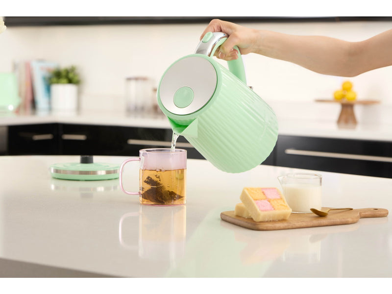 Russell Hobbs Wasserkocher Eden - Pistachio 27364-70 - Pistazie - 2400 W