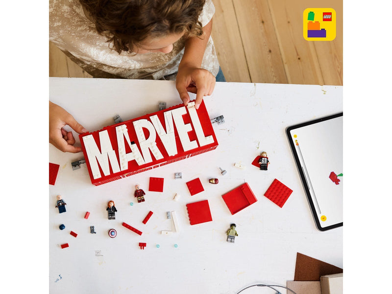 LEGO Super Heroes Marvel 76313 MARVEL Logo & Minifiguren