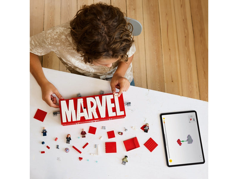 LEGO Super Heroes Marvel 76313 MARVEL Logo & Minifiguren