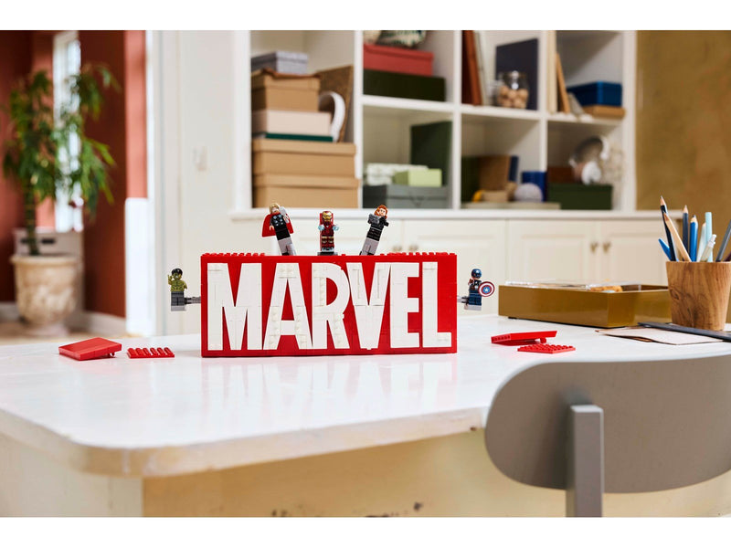 LEGO Super Heroes Marvel 76313 MARVEL Logo & Minifiguren