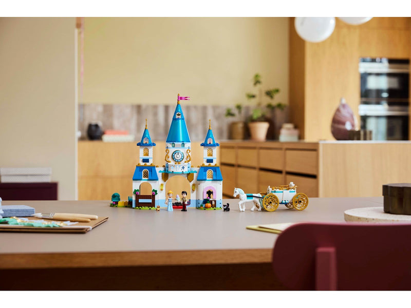 LEGO Disney 43275 Cinderellas Schloss und Pferdekutsche