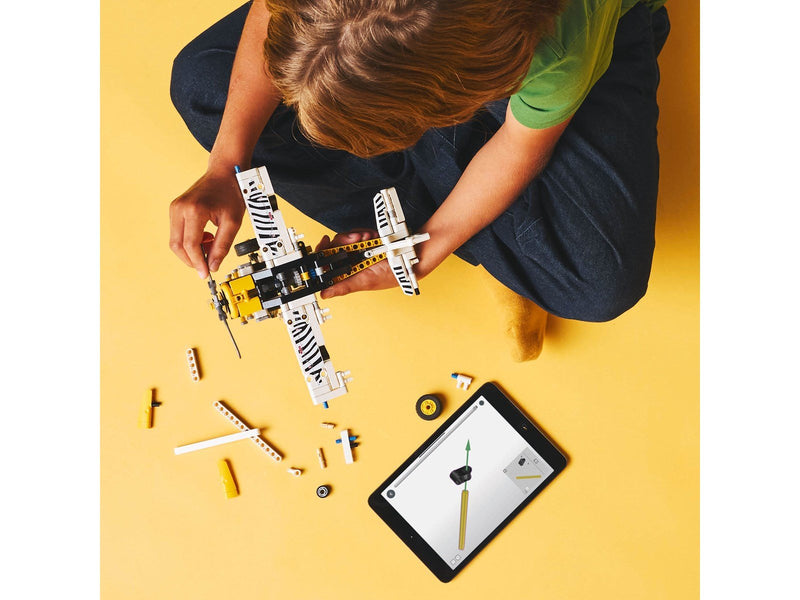 LEGO Technic 42198 Propellerflugzeug