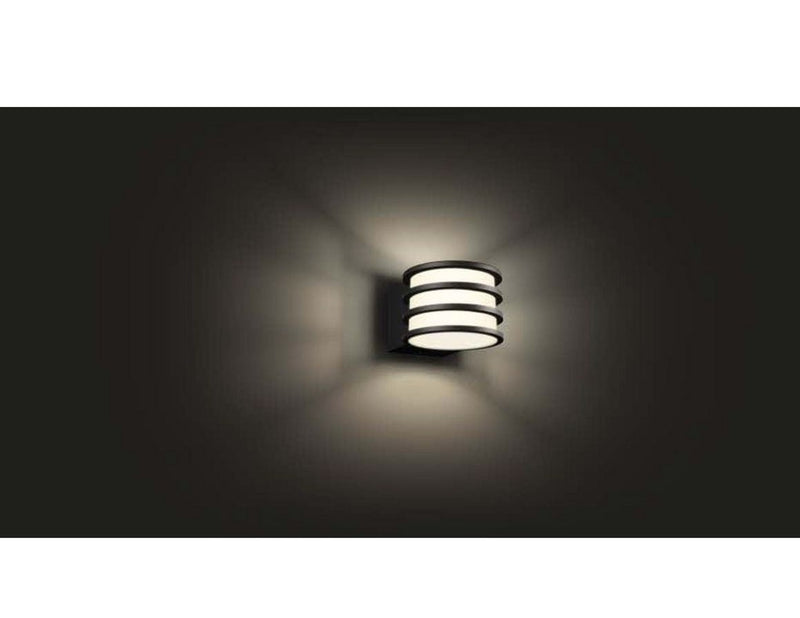 Philips Hue Outdoor Lucca Wandleuchte