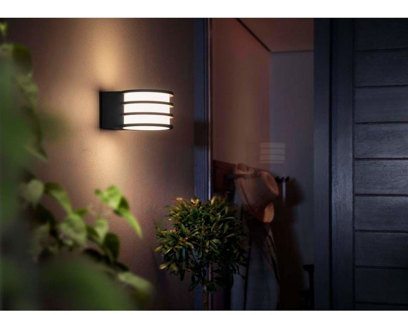 Philips Hue Outdoor Lucca Wandleuchte