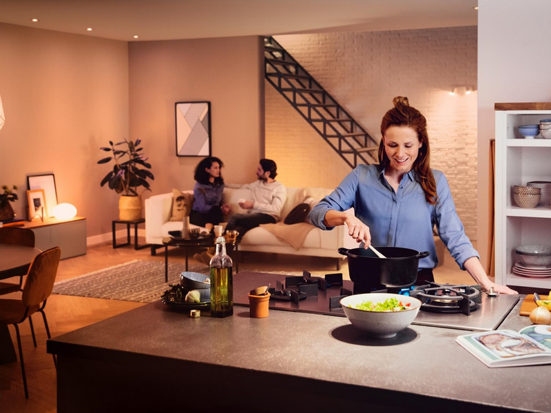 Philips Hue White Ambiance A60 E27 1100 Lumen - Starter Set mit 2 Glühbirnen