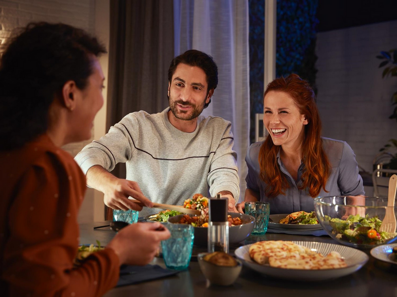 Philips Hue White Ambiance A60 E27 1100 Lumen - Starter Set mit 2 Glühbirnen