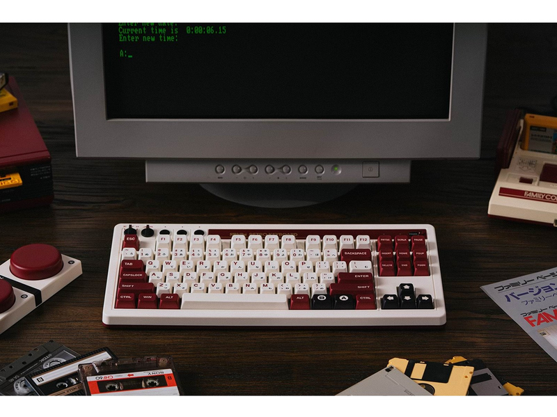 8BitDo Retro Mechanical Keyboard - Fami Edition - 80% - Englisch (UK) - Braun