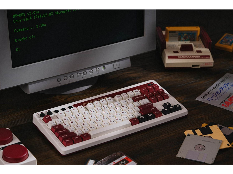 8BitDo Retro Mechanical Keyboard - Fami Edition - 80% - Englisch (UK) - Braun