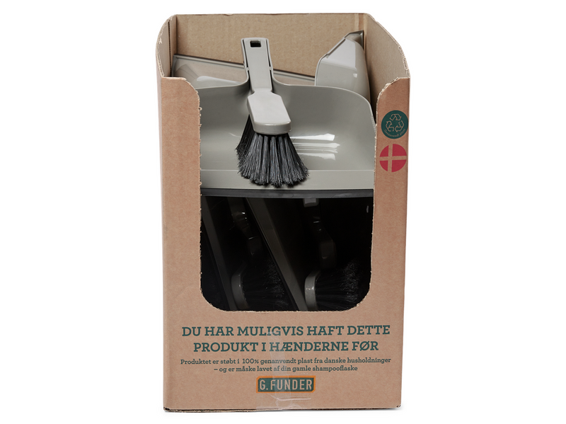 G.Funder Sweeping tray set - in recycled plastic from Danish households