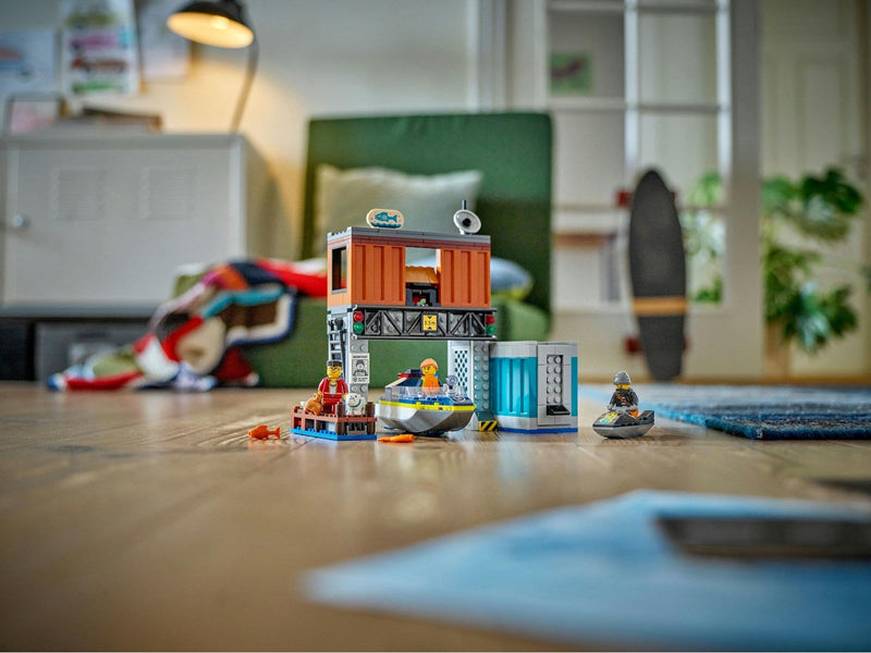 LEGO City 60417 Polizeischnellboot und Ganovenversteck