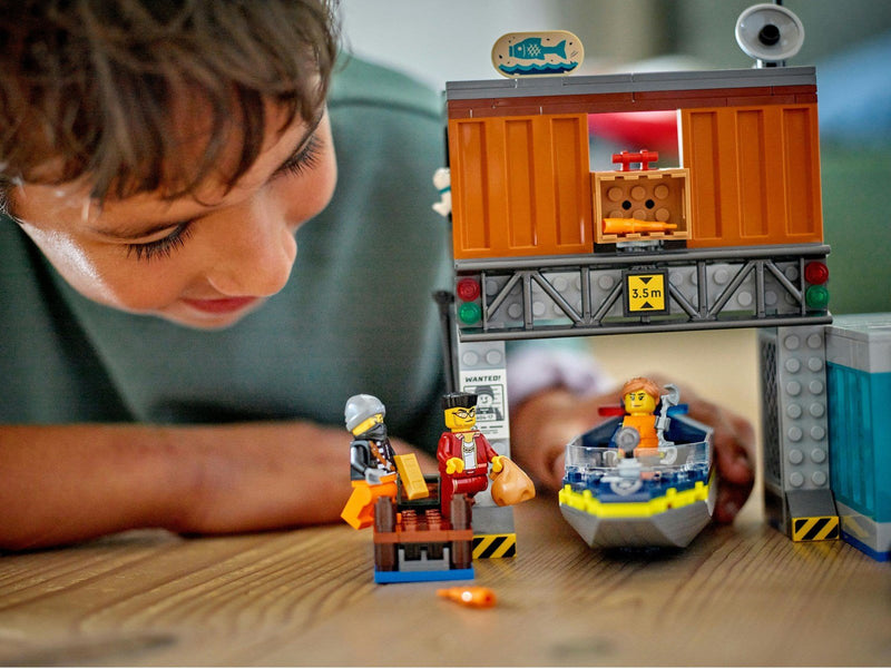 LEGO City 60417 Polizeischnellboot und Ganovenversteck