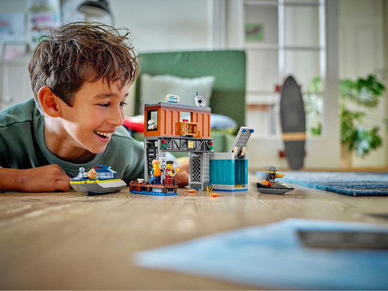 LEGO City 60417 Polizeischnellboot und Ganovenversteck