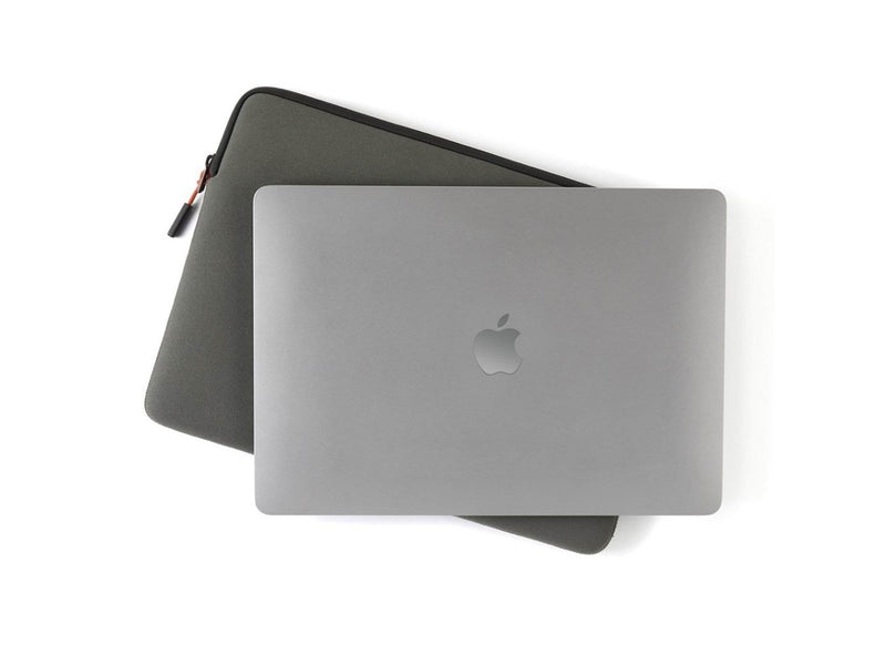 Pipetto Classic Fit Sleeve for MacBook Pro 14/Air 13.6 - Green