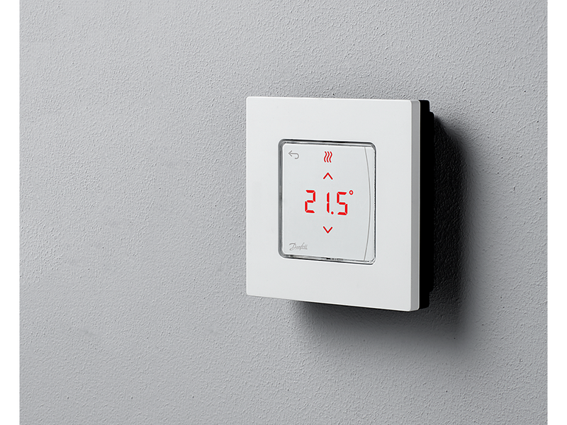 Danfoss Icon2 room thermostat 24V w/display w/mounting