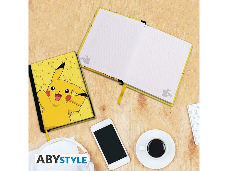 ABYstyle - POKEMON Gift set Pikachu A5 Notebook + Mug + Postcards - Geschenkset