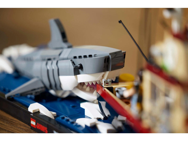 LEGO Ideas 21350 Jaws