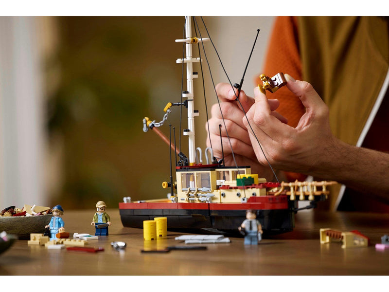 LEGO Ideas 21350 Jaws