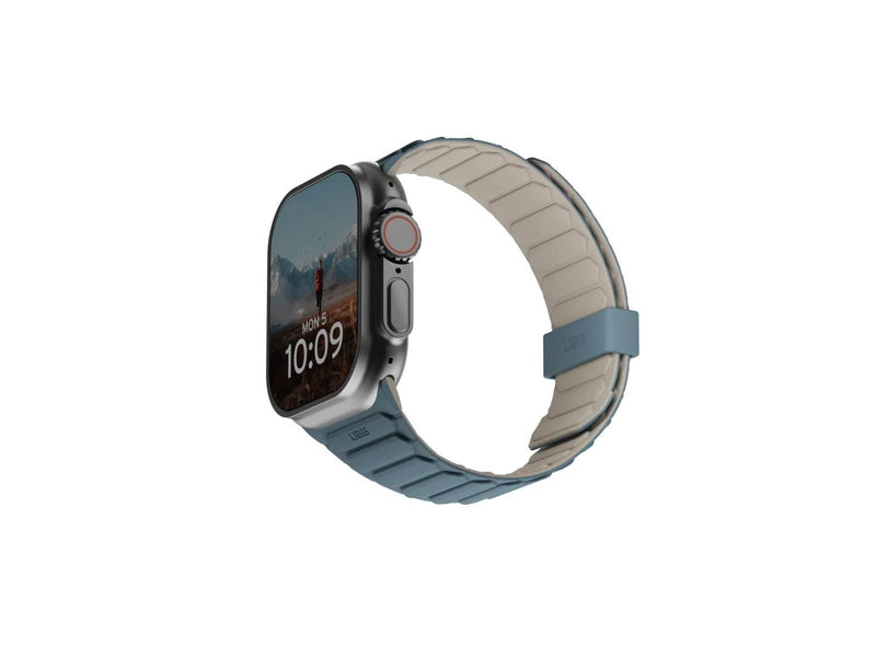 UAG Pathfinder Silicone Strap for Apple Watch - Dune/Cloud Blue - 44/45/46/49mm