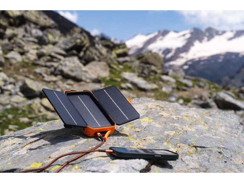 Xtorm Solar powerbank 5.1W 10.000mAh IP65 PD 20W Powerbank (Akku) - schwarz - 10000 mAh