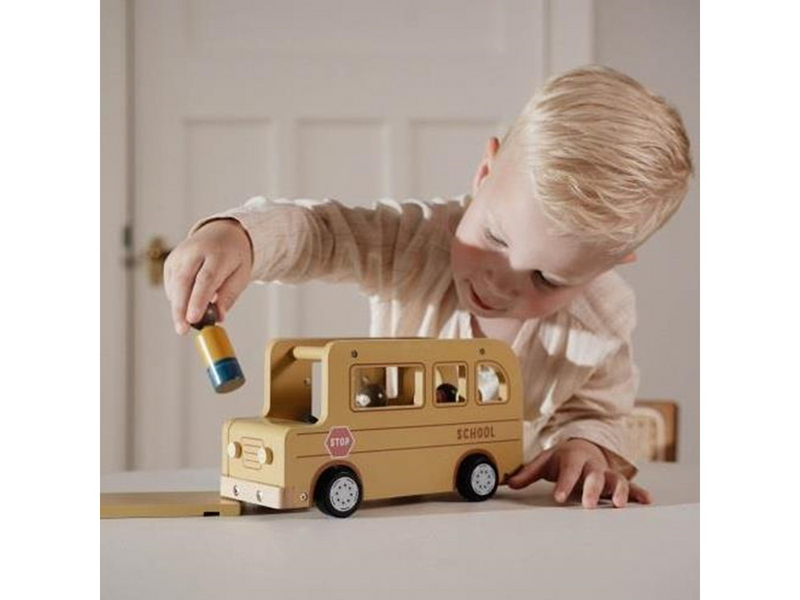 Little Dutch School Bus with Figures