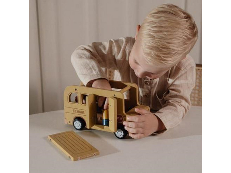 Little Dutch School Bus with Figures