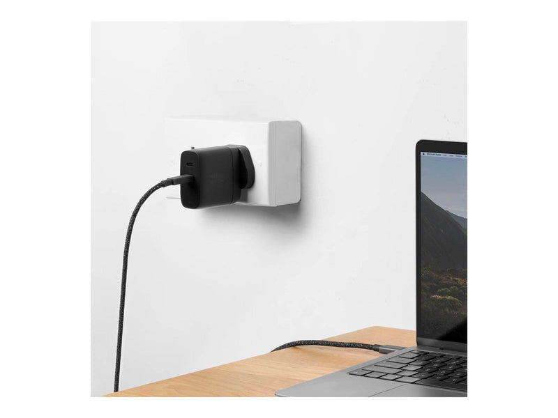 Native Union power adapter - GaN fast charger with international adapters - 24 pin USB-C - 67 Watt