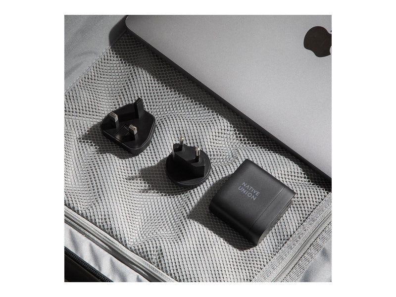Native Union power adapter - GaN fast charger with international adapters - 24 pin USB-C - 67 Watt